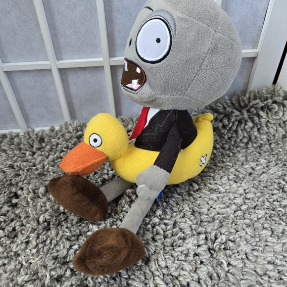 Plants vs. Zombies Plush Ducky Tube Pool Zombie 11” With Suction Cup - Picture 7 of 7